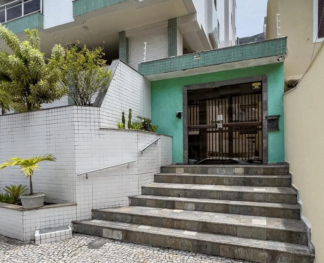200M Da Praia Do Forte Com Vista, Garagem, Varandas E Wi-Fi 250 Megas Cabo Frío 0*,